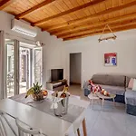 Apartment Takis Guesthouse-orneda-hermoupolis *