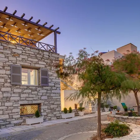 Takis Guesthouse-orneda-hermoupolis Апартаменты Эрмуполис