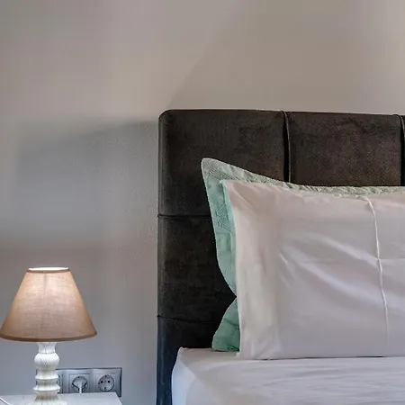 Апартаменты Takis Guesthouse-orneda-hermoupolis *