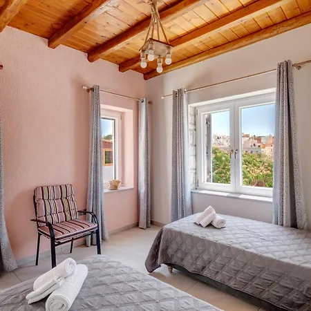 Takis Guesthouse-orneda-hermoupolis アパート
