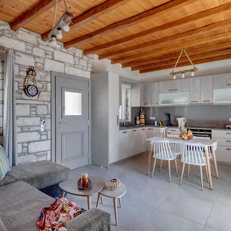 Apartment Takis Guesthouse-orneda-hermoupolis Ermoupoli